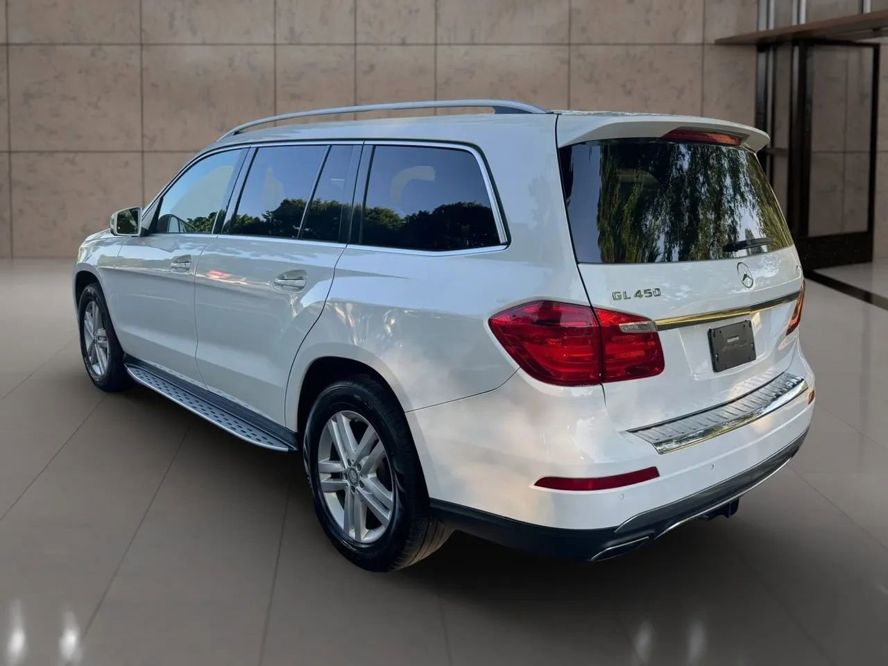 Used 2016 Mercedes-Benz GL 450 4MATIC image 3