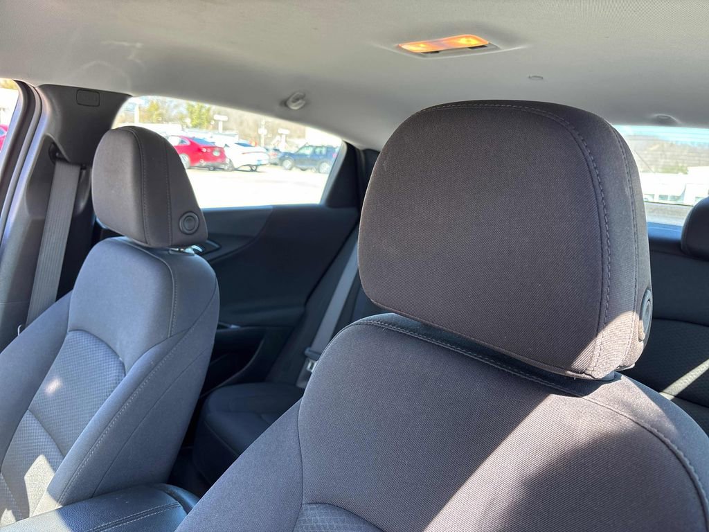 Used 2025 Chevrolet Malibu LT image 11