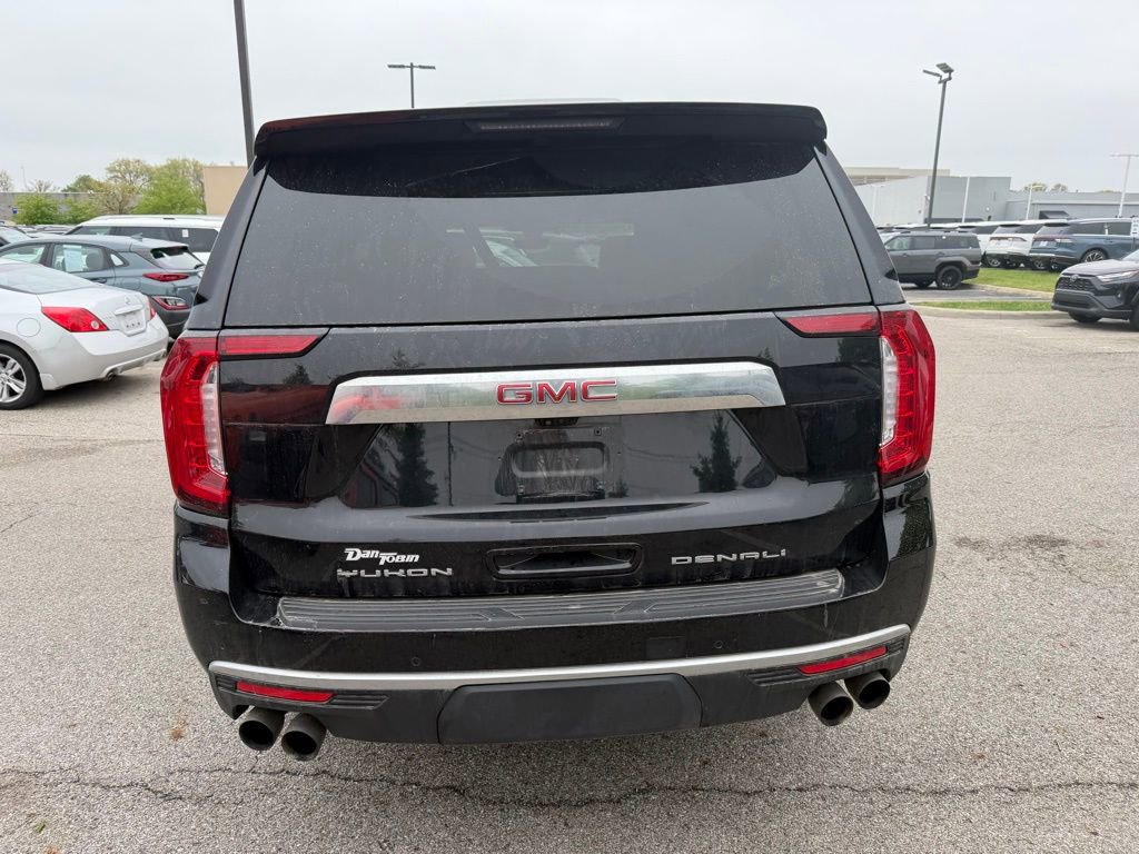 Used 2021 GMC Yukon Denali w/ Denali Premium Package AWD/4WD image 4