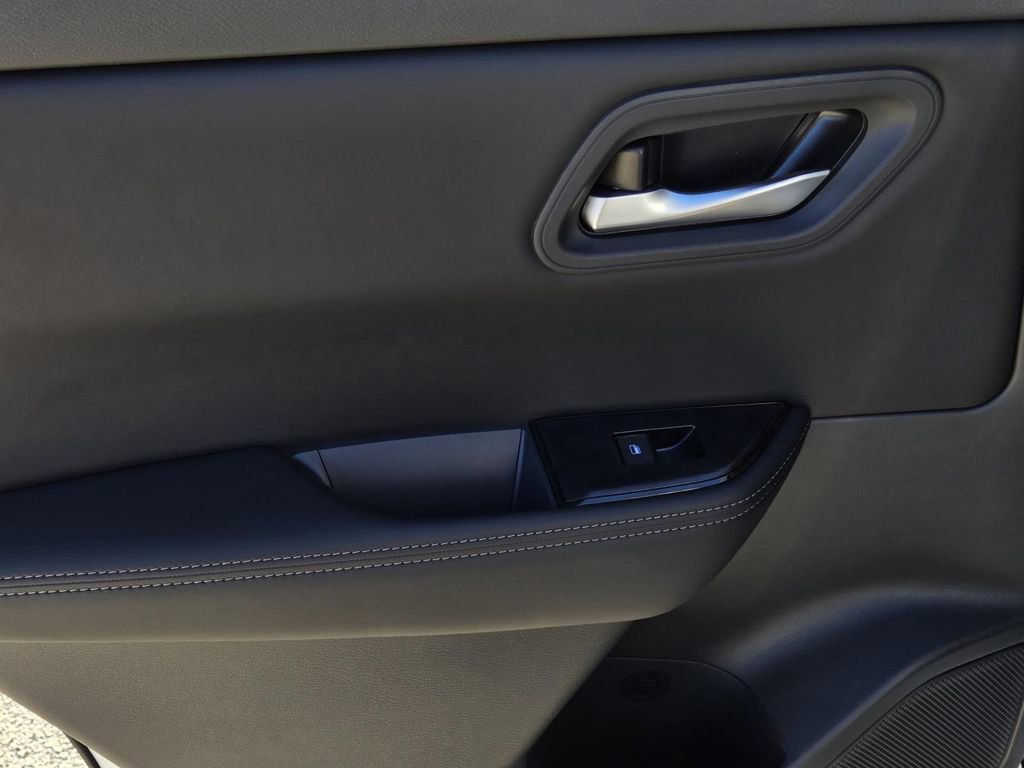 New 2026 Nissan Rogue SV image 10