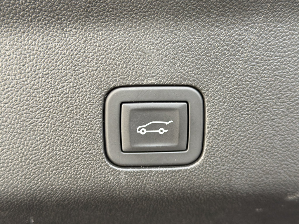 Used 2025 Chevrolet Tahoe Z71 AWD/4WD image 27