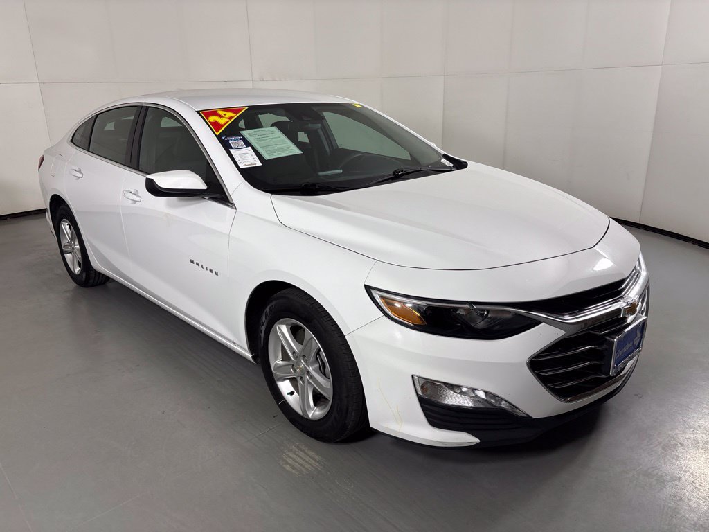 Used 2024 Chevrolet Malibu LT FWD image 2