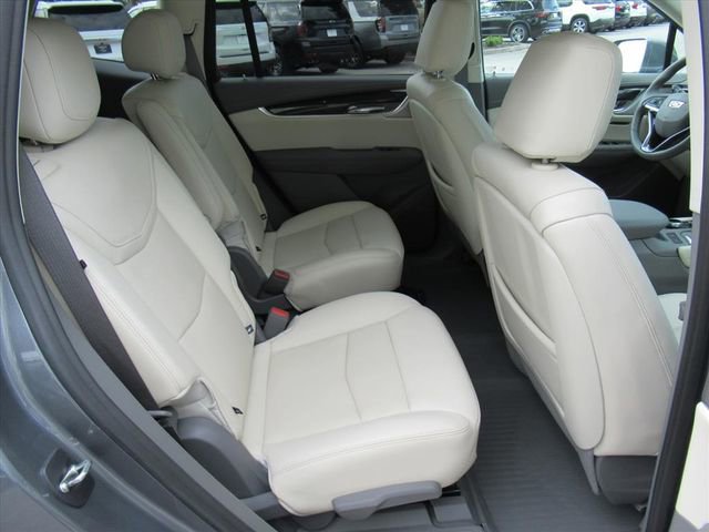 Used 2020 Cadillac XT6 Premium Luxury AWD/4WD image 36