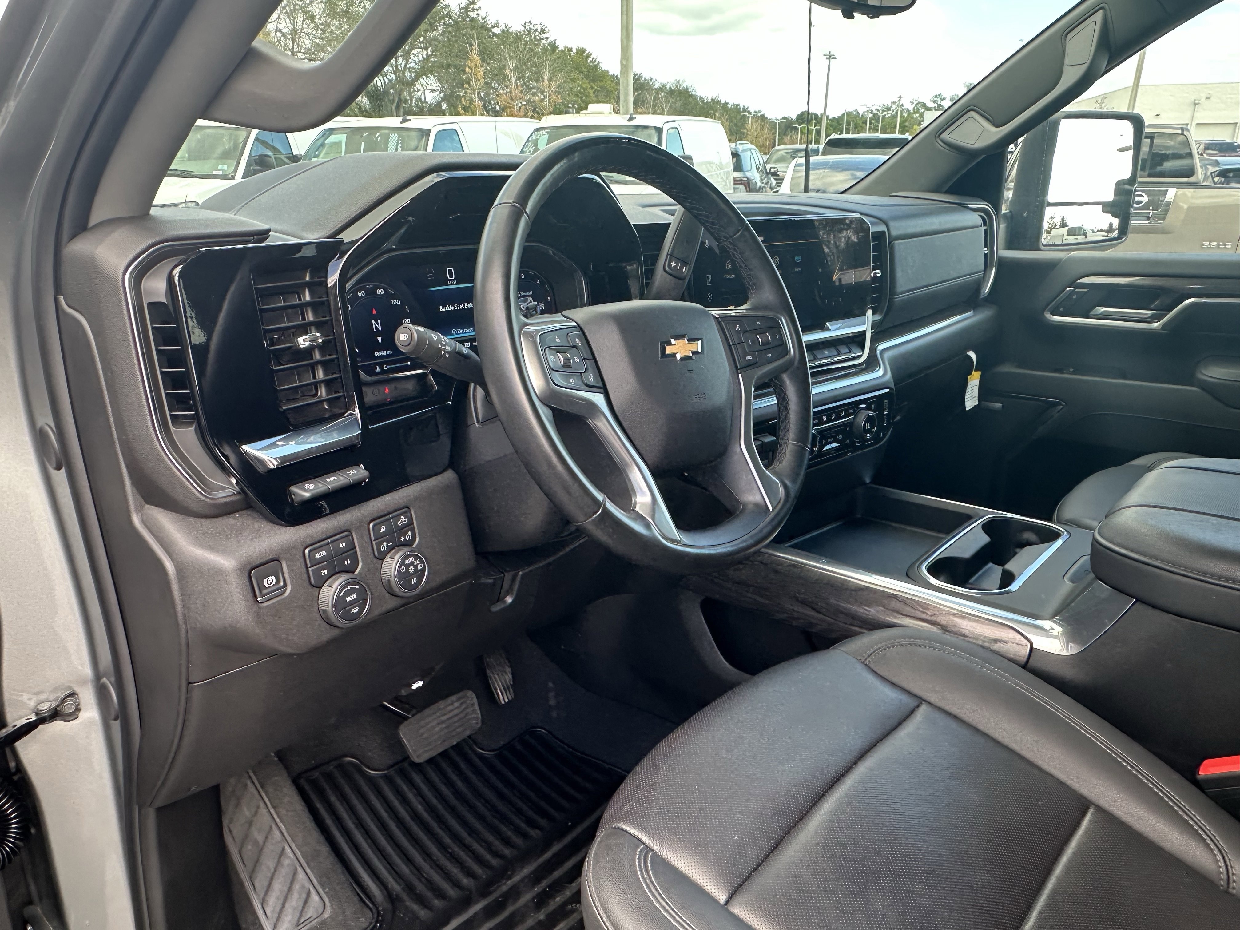Used 2025 Chevrolet Silverado 3500 LTZ w/ LTZ Premium Package image 18