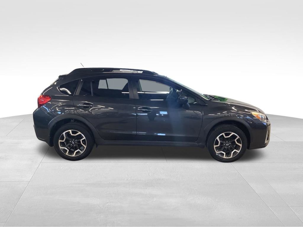 Used 2016 Subaru Crosstrek 2.0i Premium w/ Moonroof Package image 5