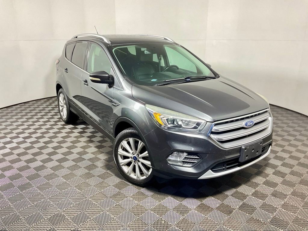 Used 2017 Ford Escape Titanium image 4