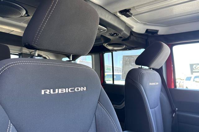Used 2014 Jeep Wrangler Unlimited Rubicon w/ Connectivity Group AWD/4WD image 17