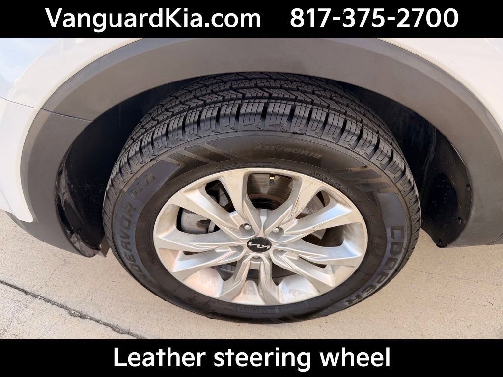 Certified 2022 Kia Telluride LX image 8