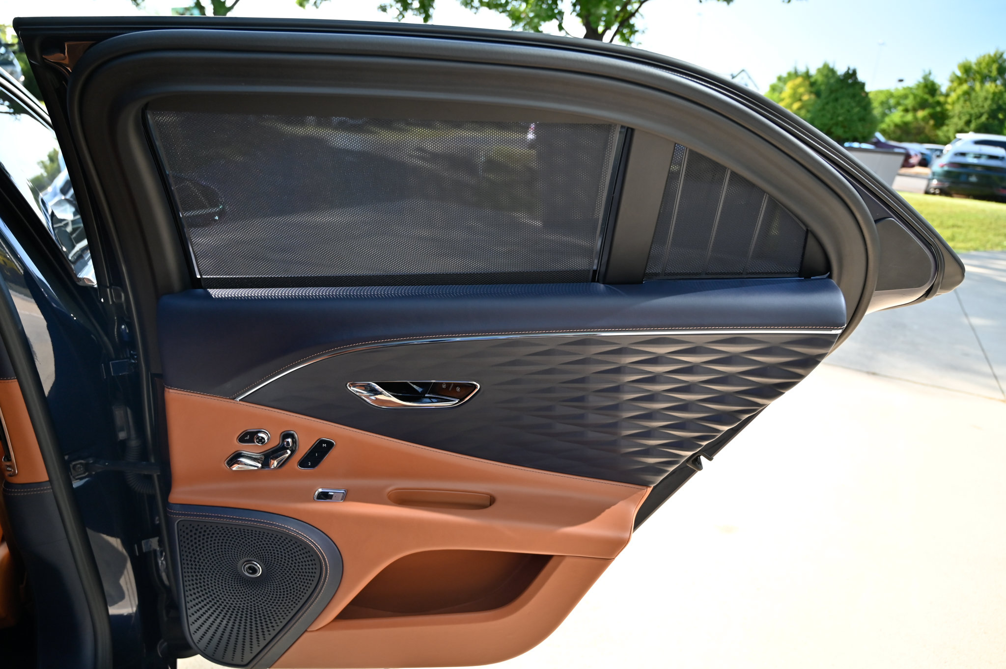 Used 2022 Bentley Flying Spur V8 AWD/4WD image 54