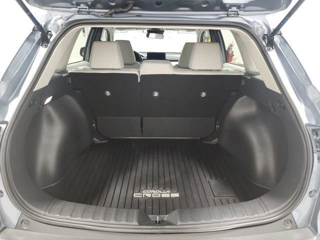 Used 2024 Toyota Corolla Cross L image 33