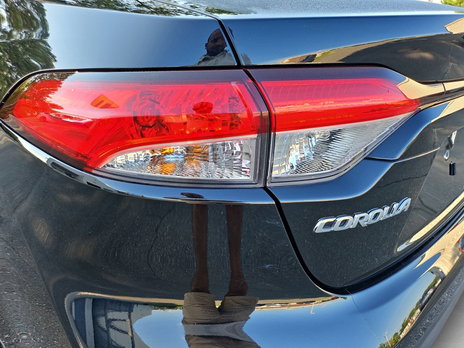 Used 2023 Toyota Corolla LE FWD image 18
