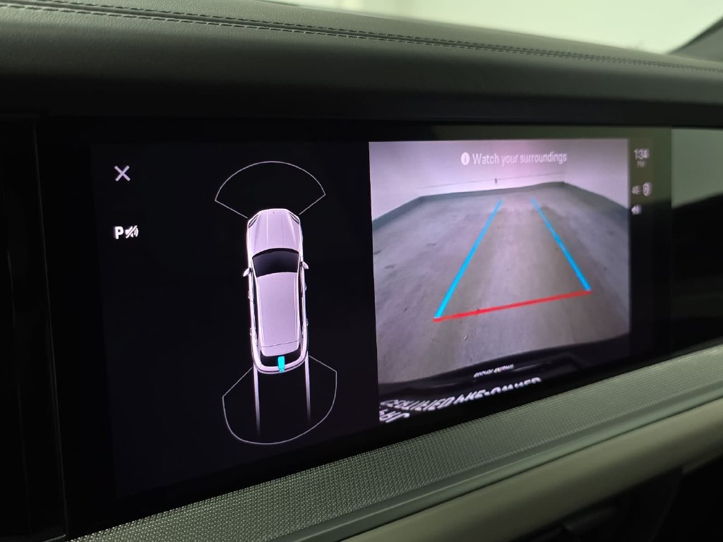 Certified 2024 Porsche Cayenne AWD/4WD image 18