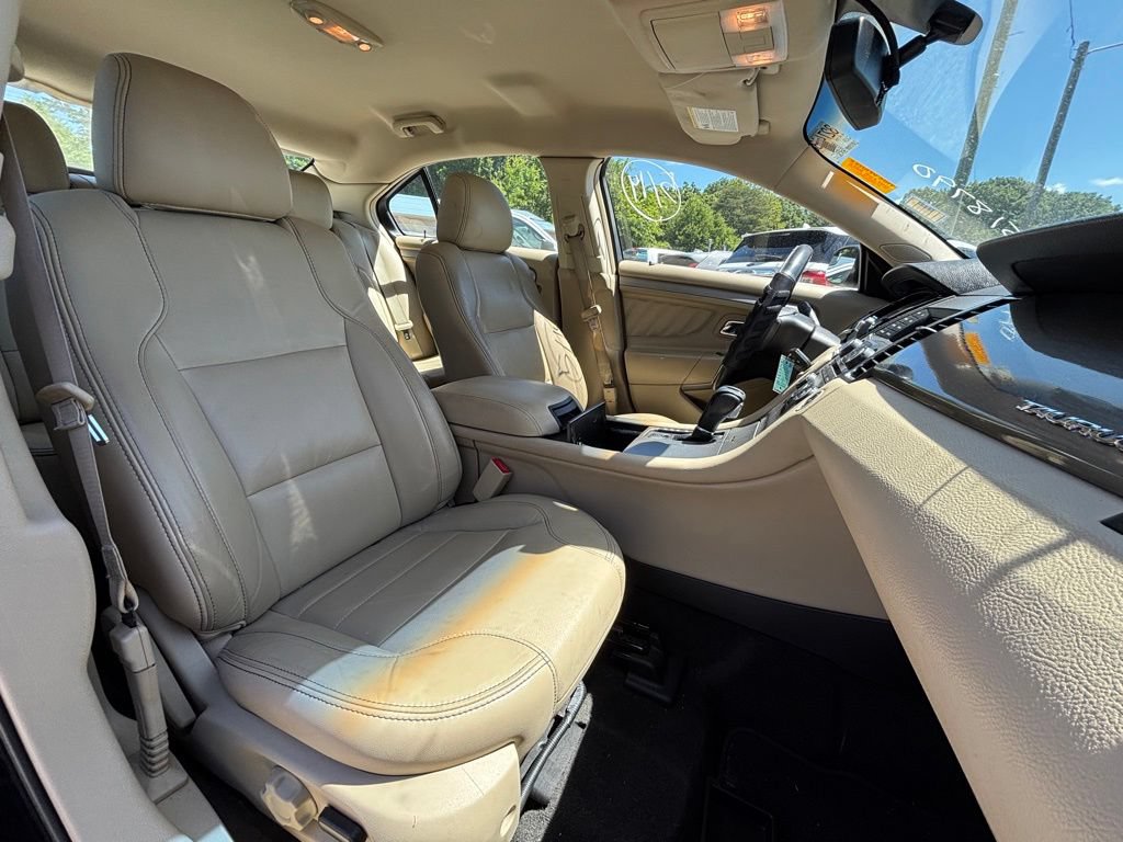 Used 2016 Ford Taurus SEL FWD image 16