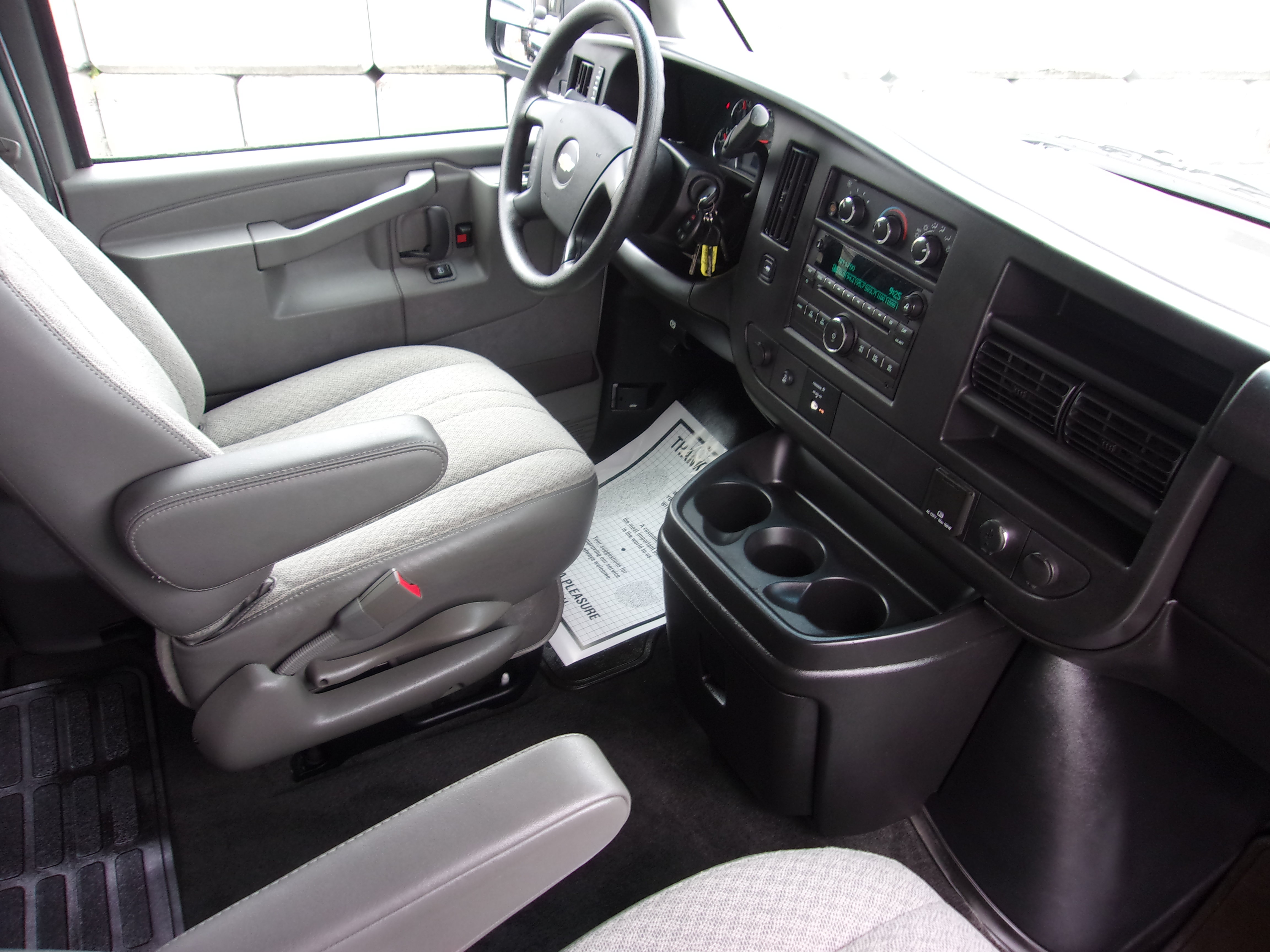 Used 2016 Chevrolet Express 3500 LT w/ LT Preferred Equipment Group RWD image 27