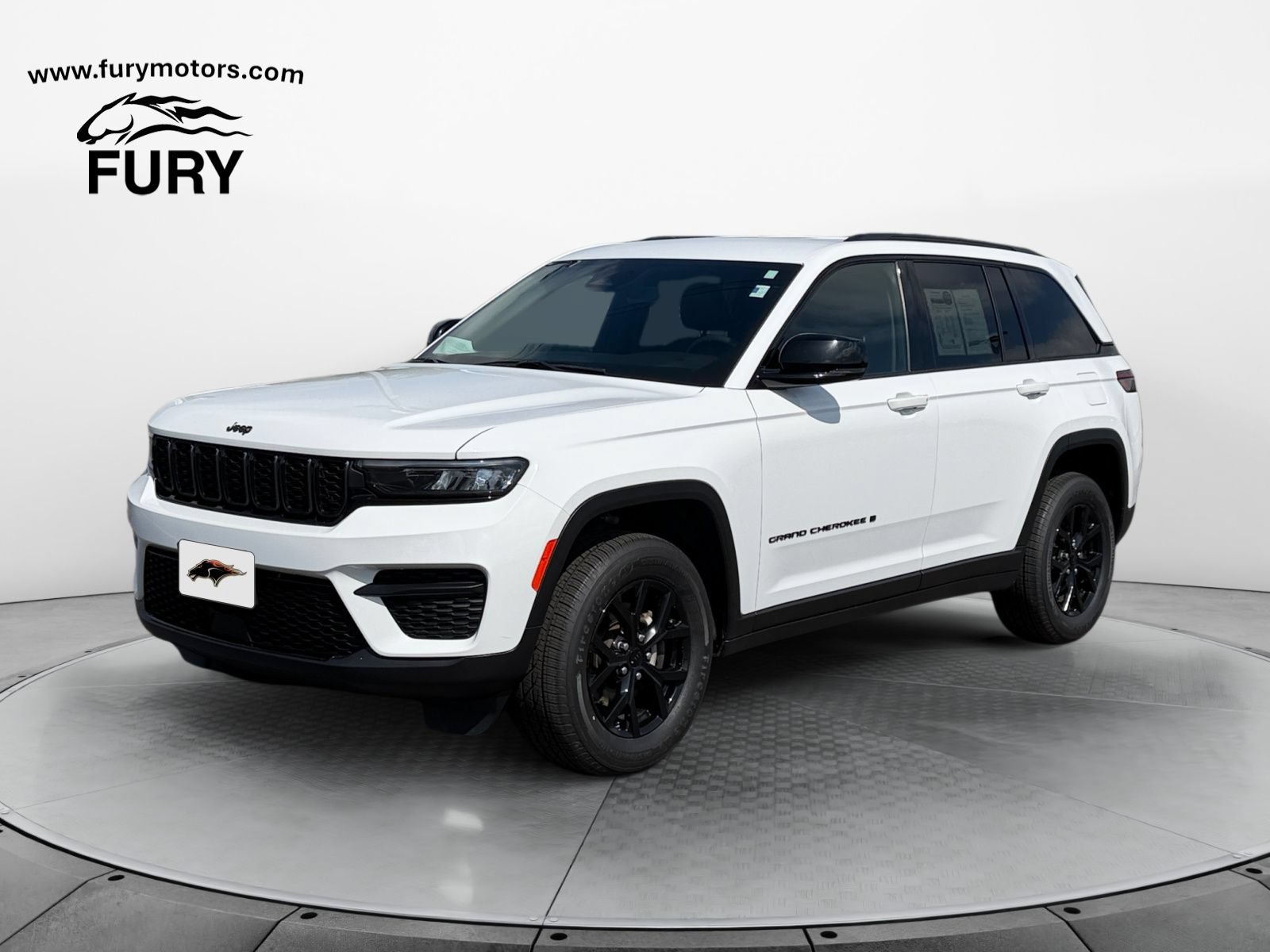 Used 2024 Jeep Grand Cherokee Altitude AWD/4WD image 8