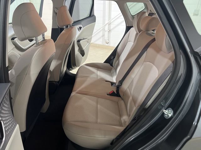 Used 2023 Kia Soul LX w/ LX Technology Package image 11