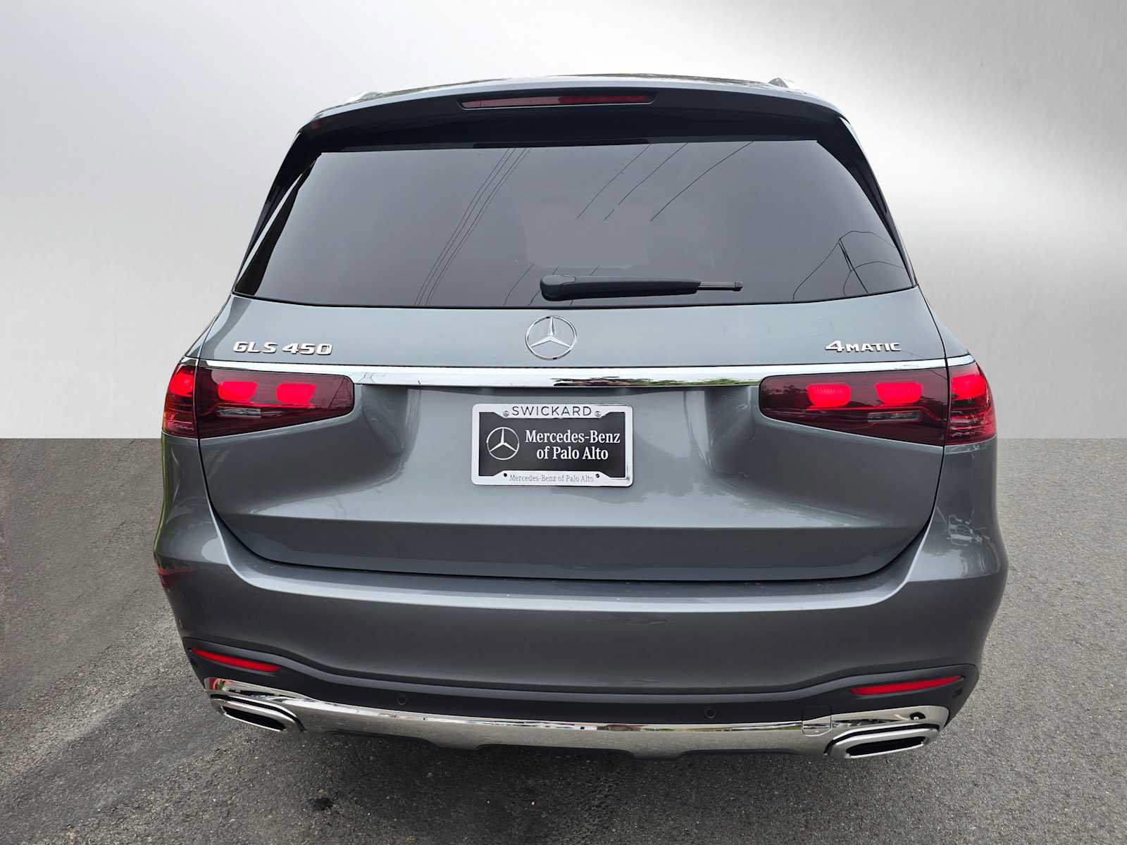 Used 2026 Mercedes-Benz GLS 450 4MATIC image 4