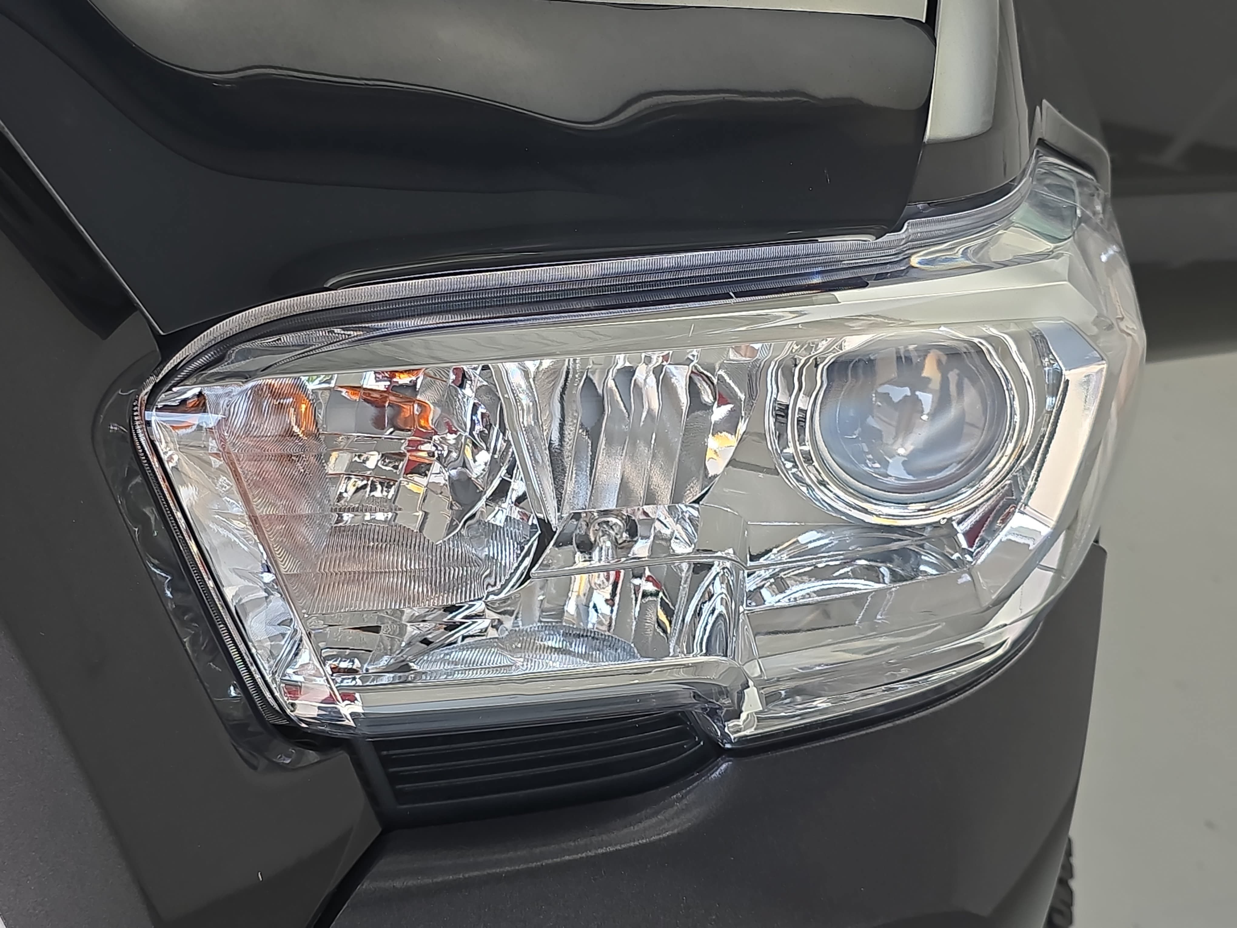Used 2023 Toyota Tacoma SR w/ SR Convenience Package RWD image 29