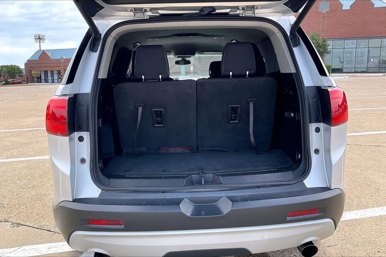 Used 2018 GMC Acadia SLE FWD image 17