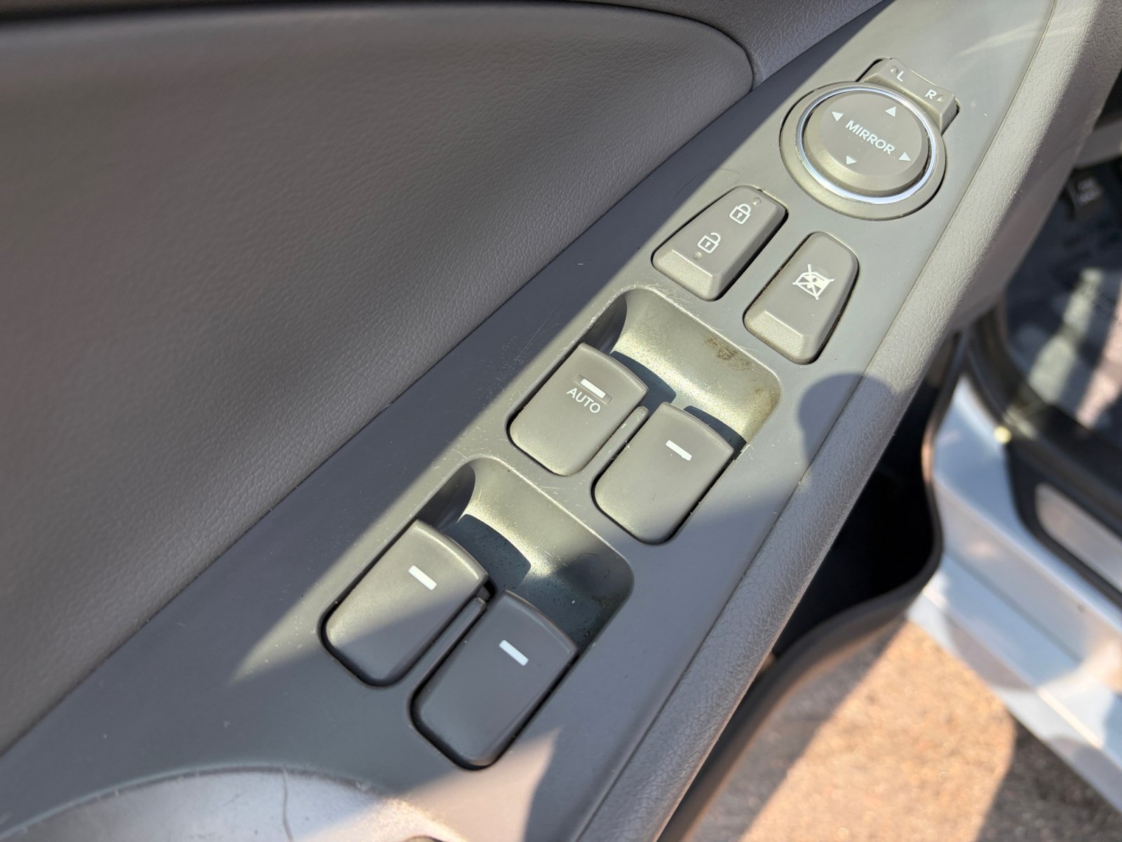 Used 2013 Hyundai Sonata Limited FWD image 15