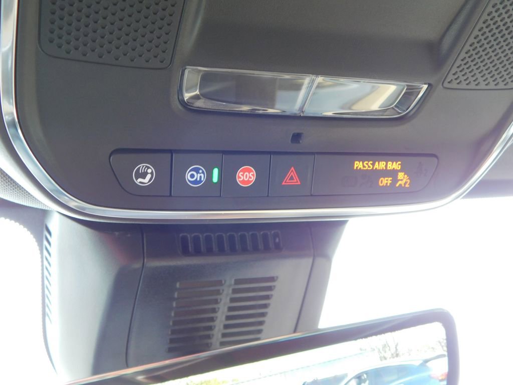 Used 2025 Chevrolet Equinox ACTIV w/ Safety and Technology Package image 38