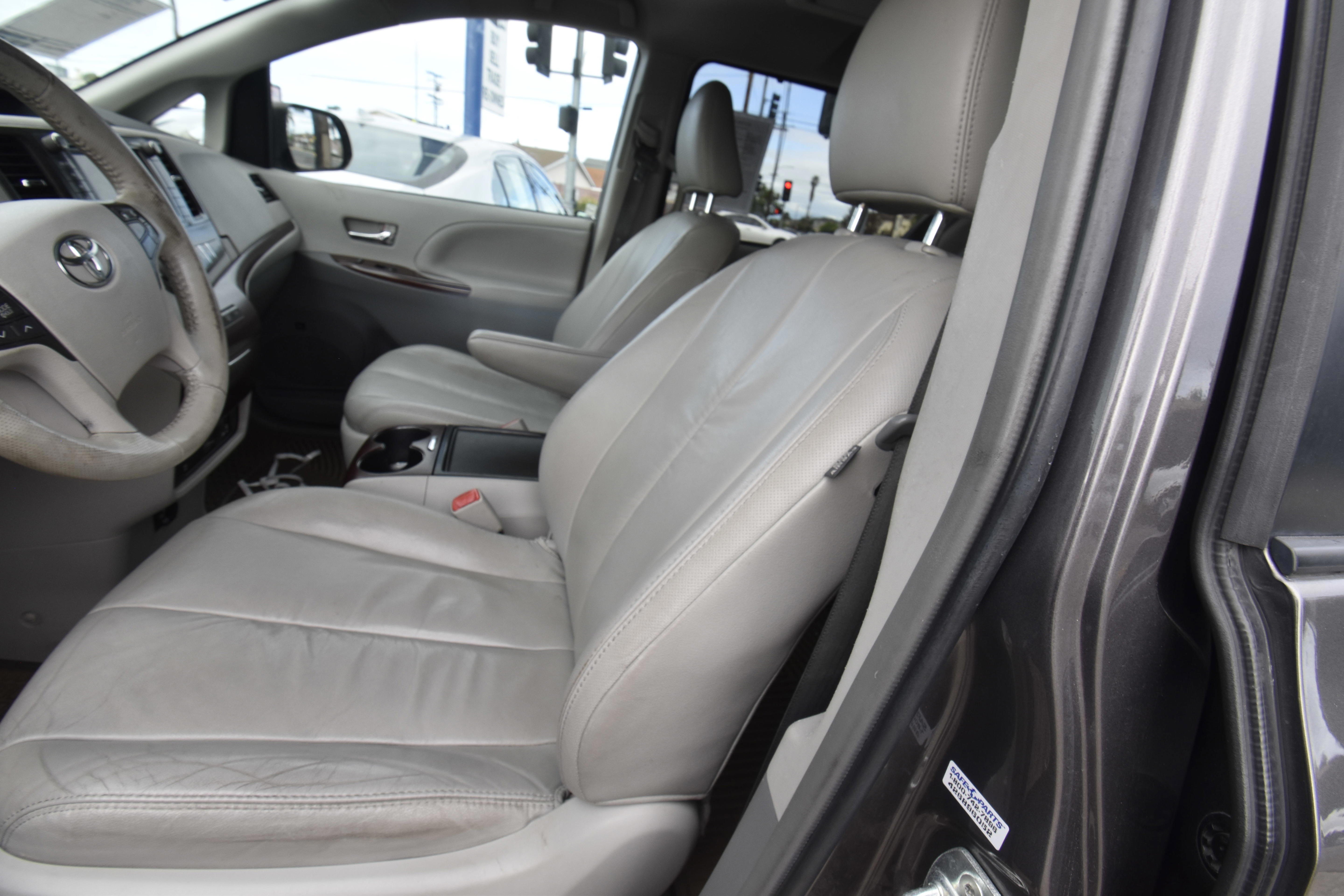 Used 2012 Toyota Sienna XLE w/ XLE Navigation Pkg AWD/4WD image 8