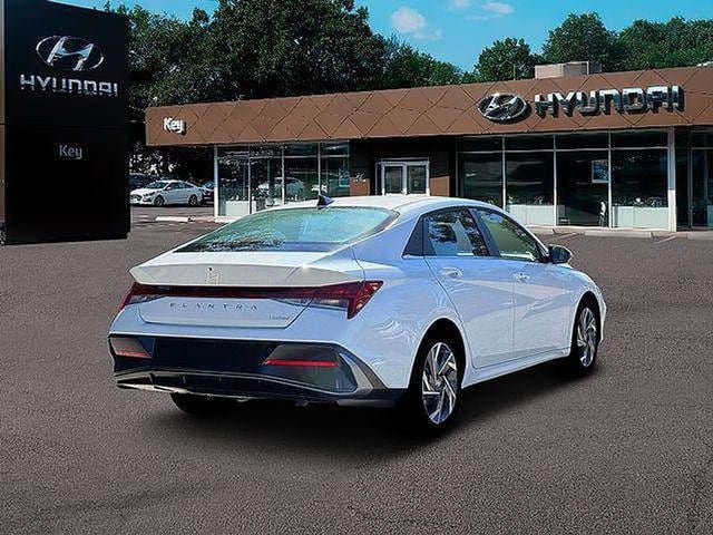 New 2026 Hyundai Elantra Limited FWD image 10