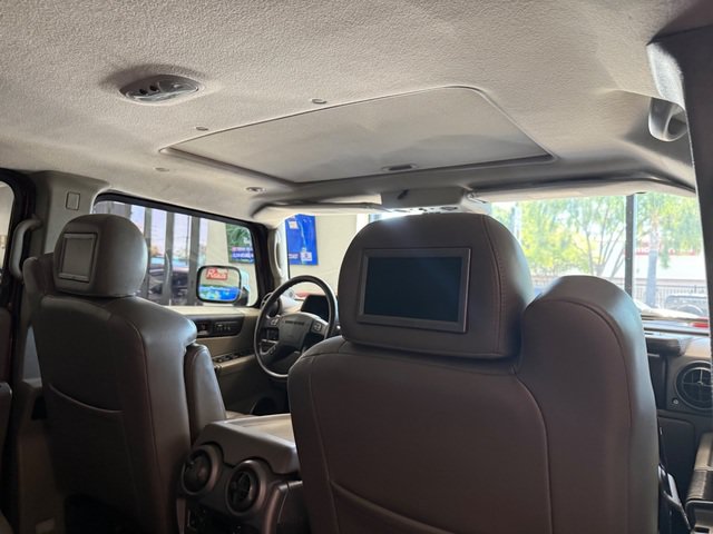 Used 2003 HUMMER H2 w/ Preferred Equipment Group AWD/4WD image 5