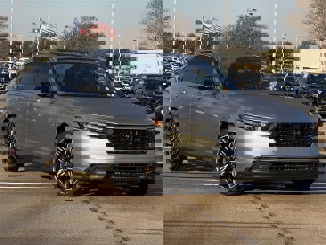 Used 2023 Honda Accord Sport image 2