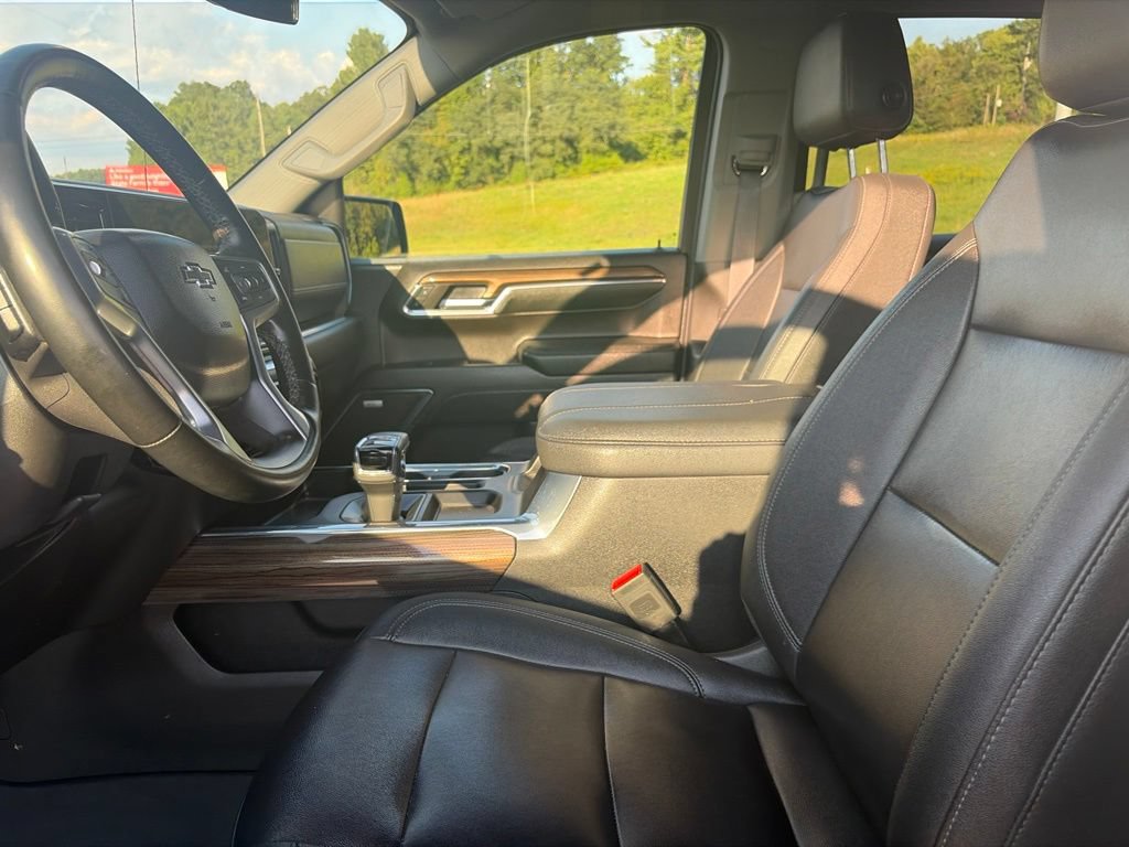 Used 2024 Chevrolet Silverado 1500 RST w/ Redline Edition AWD/4WD image 17