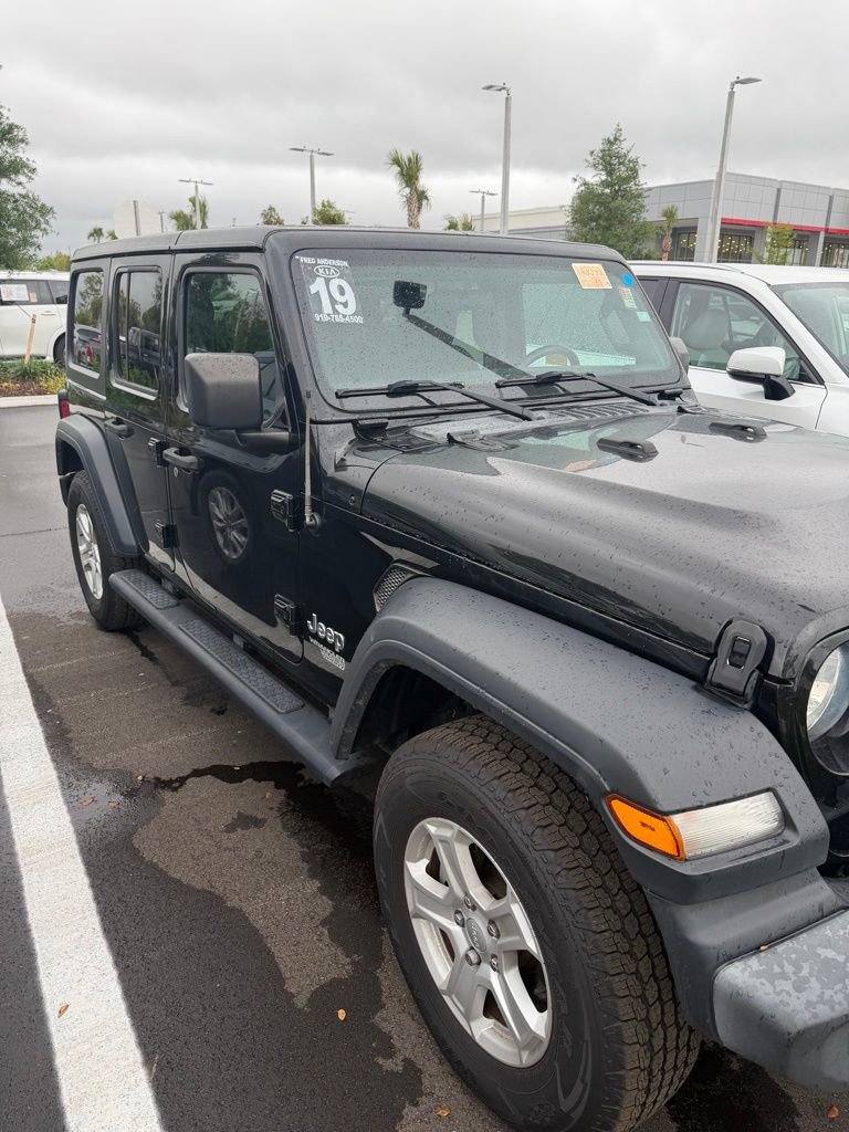 Used 2019 Jeep Wrangler Unlimited Sport S image 3