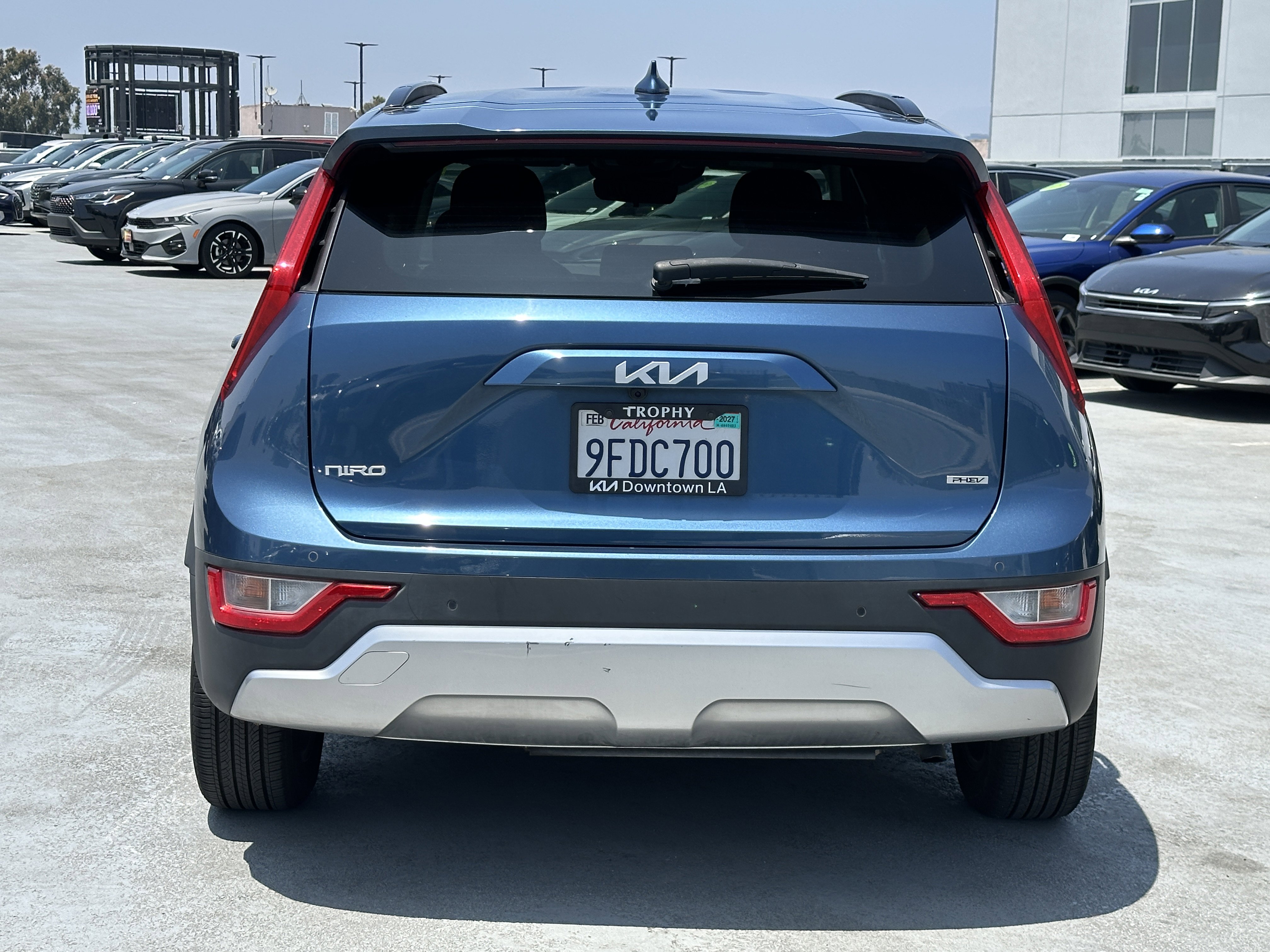 Used 2023 Kia Niro EX FWD image 6