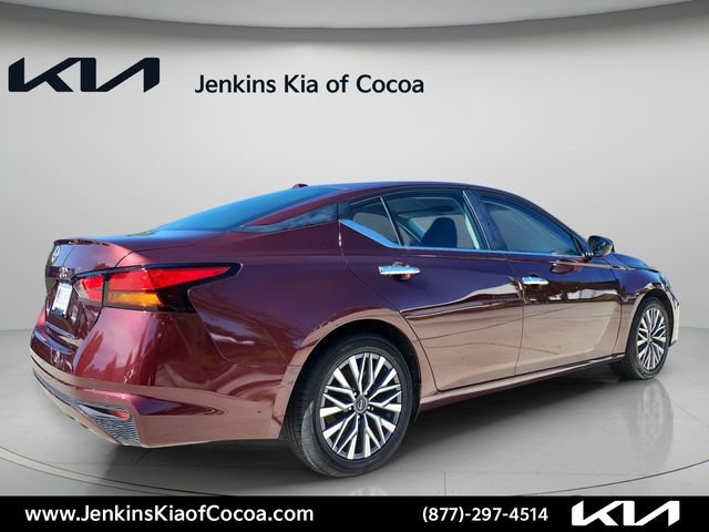 Used 2025 Nissan Altima 2.5 SV FWD image 4
