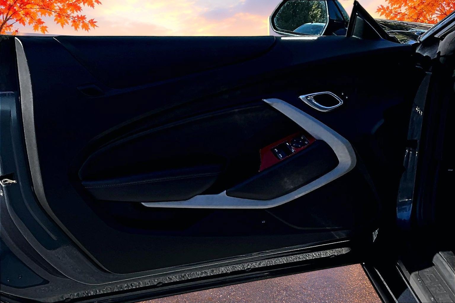 Used 2020 Chevrolet Camaro LT RWD image 19
