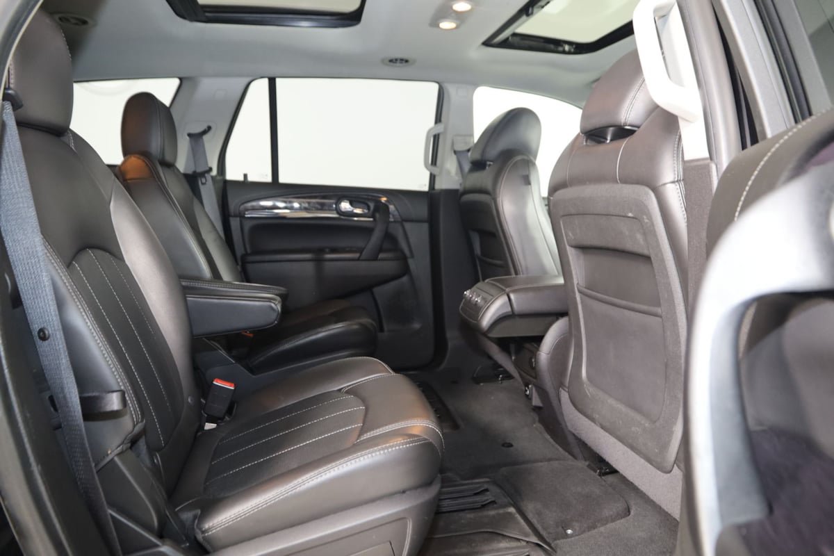 Used 2017 Buick Enclave Leather FWD image 13