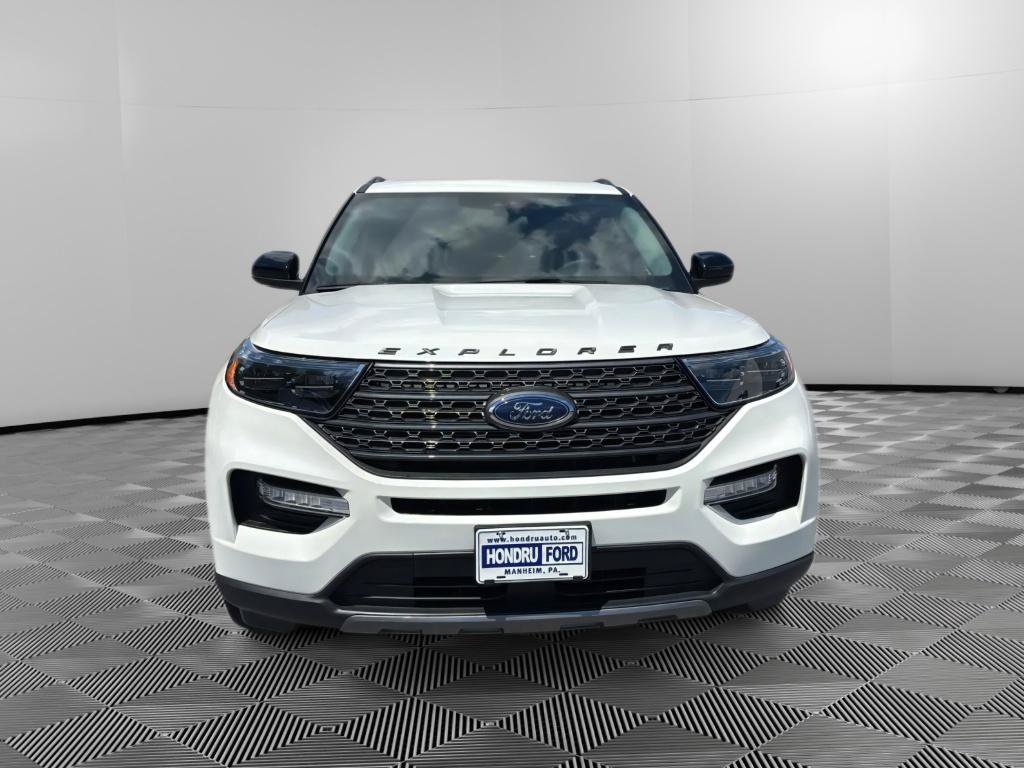 Used 2023 Ford Explorer XLT w/ Equipment Group 202A AWD/4WD image 7
