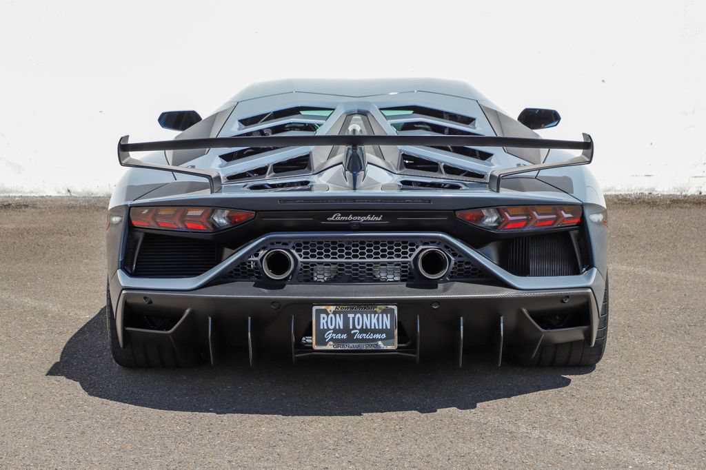 Used 2019 Lamborghini Aventador SVJ AWD/4WD image 33