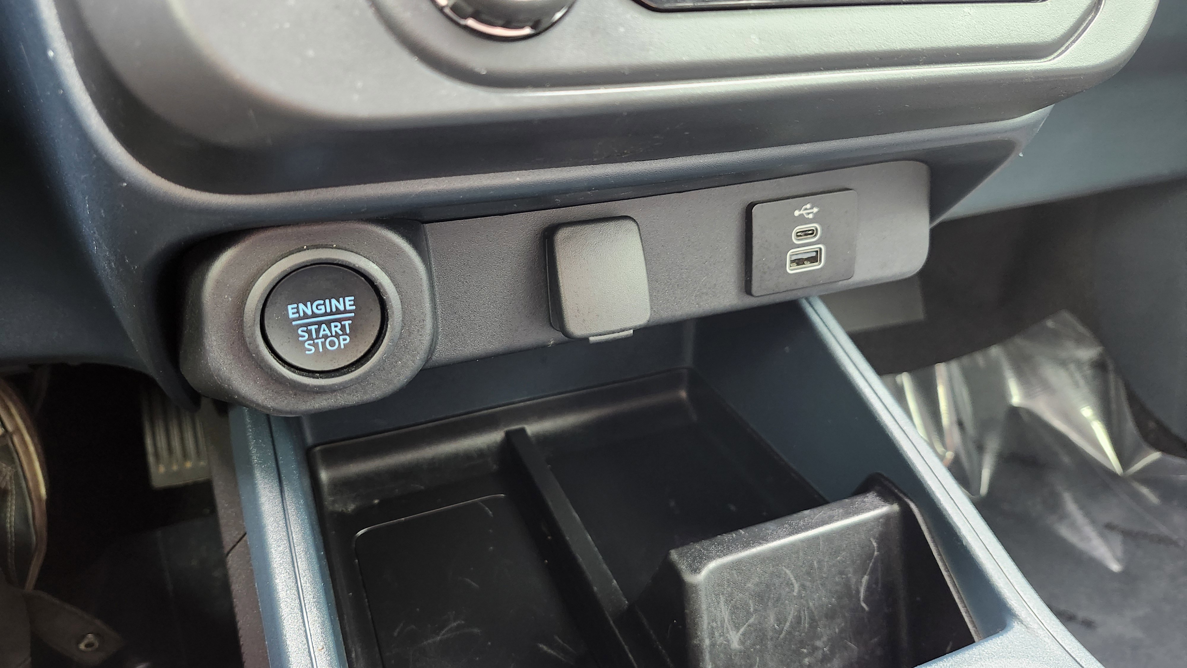 Used 2025 Ford Maverick XLT w/ Black Appearance Package image 9