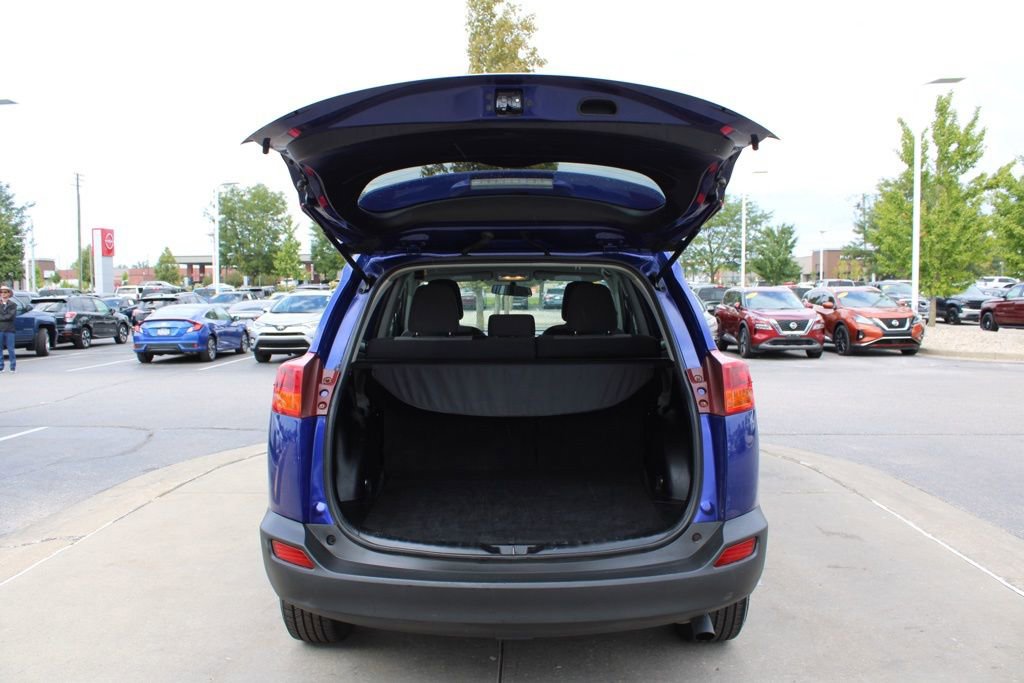 Used 2015 Toyota RAV4 LE image 8