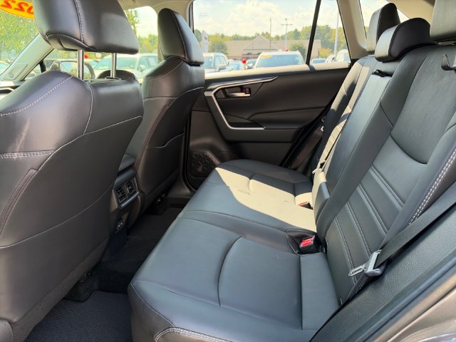 Used 2022 Toyota RAV4 XLE Premium AWD/4WD image 14