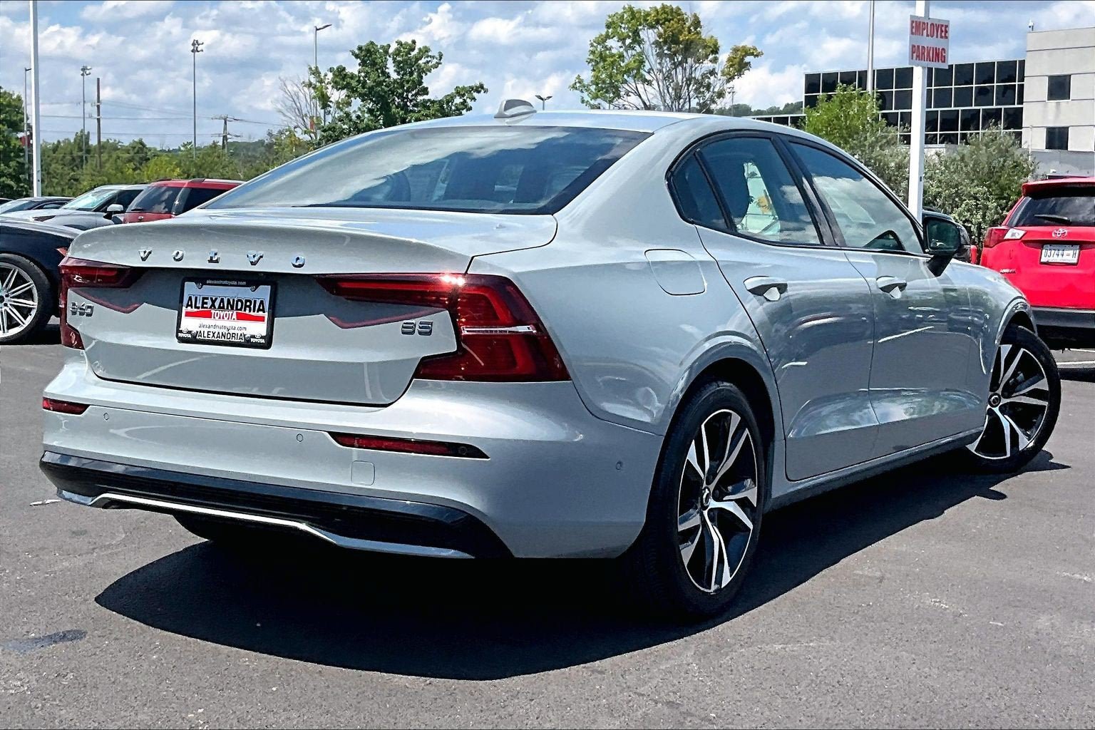 Used 2025 Volvo S60 B5 Plus FWD image 11