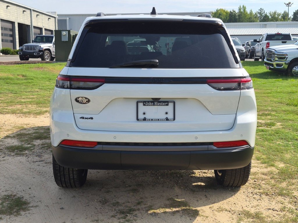 New 2026 Jeep Grand Cherokee Limited w/ Limited Altitude Package AWD/4WD image 6