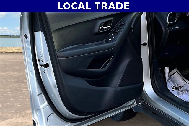 Certified 2020 Chevrolet Trax LT w/ LT Convenience Package image 18