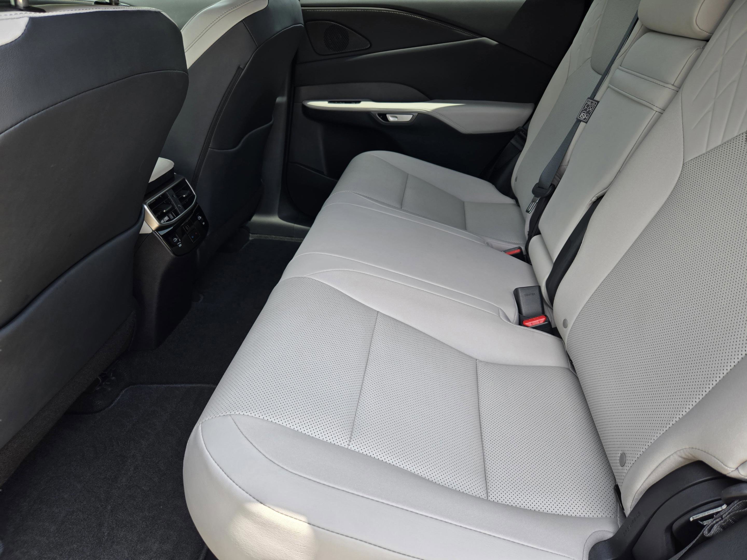 Used 2025 Lexus RX 350 Premium w/ Convenience Package FWD image 27