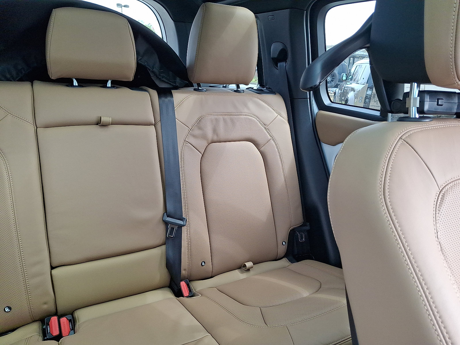 New 2026 Land Rover Defender 110 X-Dynamic SE AWD/4WD image 17