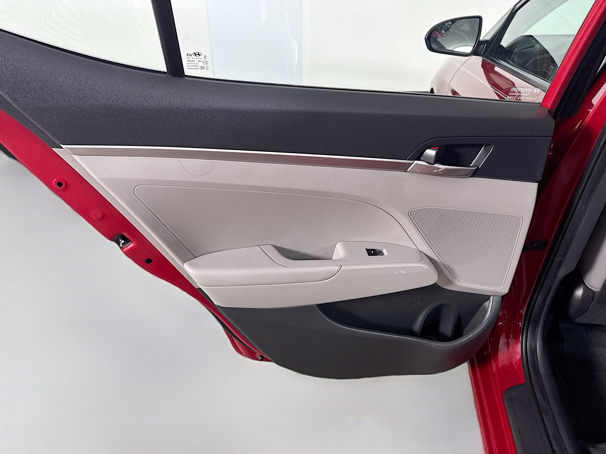 Used 2020 Hyundai Elantra SE image 25