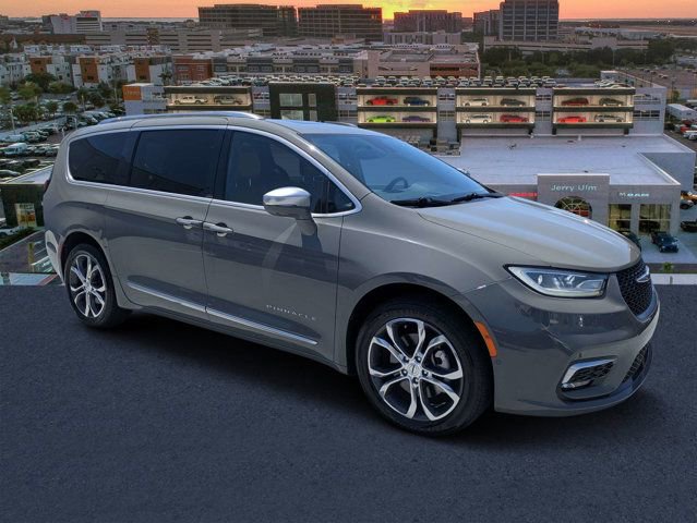 Used 2021 Chrysler Pacifica Pinnacle AWD/4WD image 1