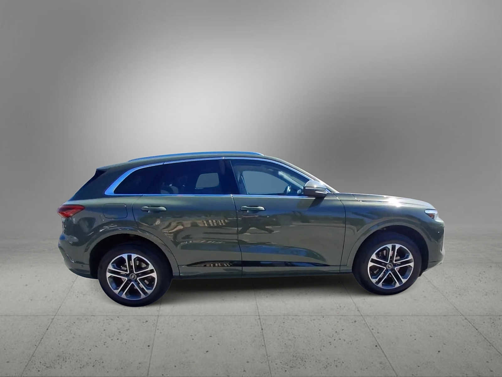 Certified 2025 Audi Q5 Premium w/ Premium Plus AWD/4WD image 9