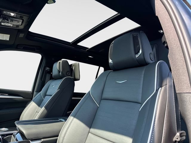 New 2026 Cadillac Escalade ESV Sport w/ LPO, Floor Liner Package AWD/4WD image 21