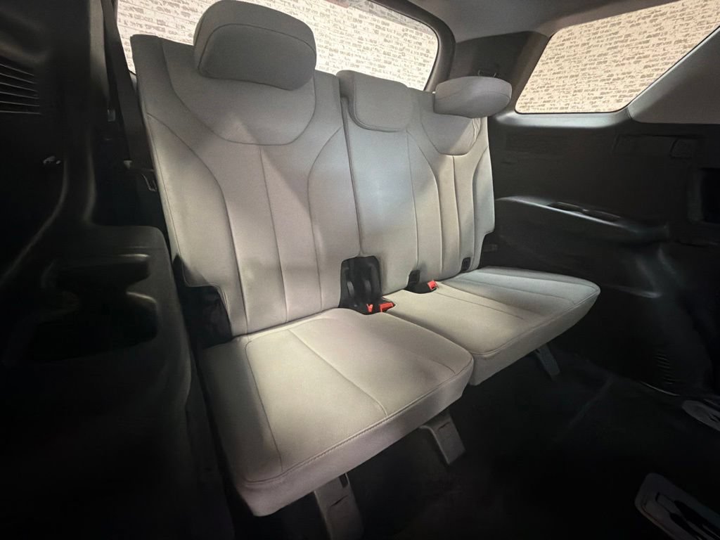 Used 2024 Hyundai Palisade SEL FWD image 14